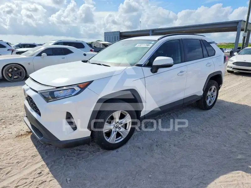 2021 Toyota RAV4 фото