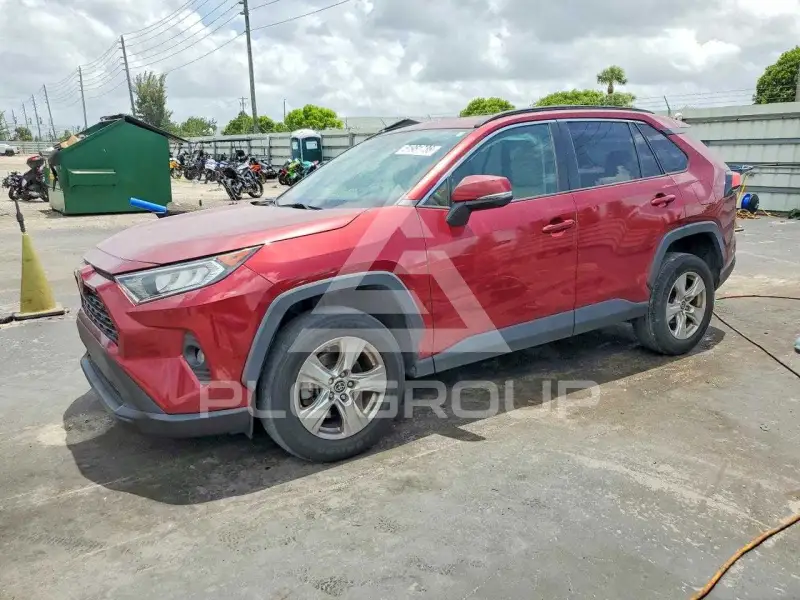 2021 Toyota RAV4 фото