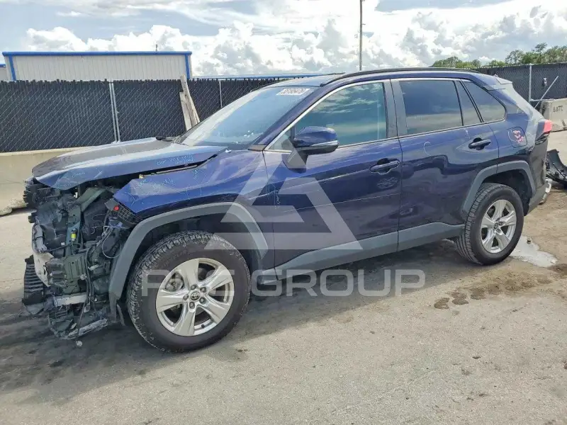 2021 Toyota RAV4 photo