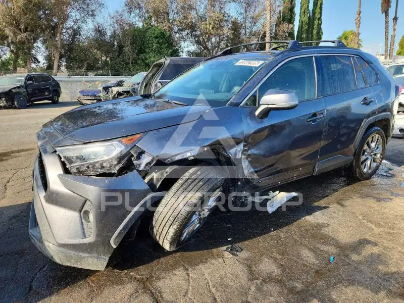 2021 Toyota RAV4 фото