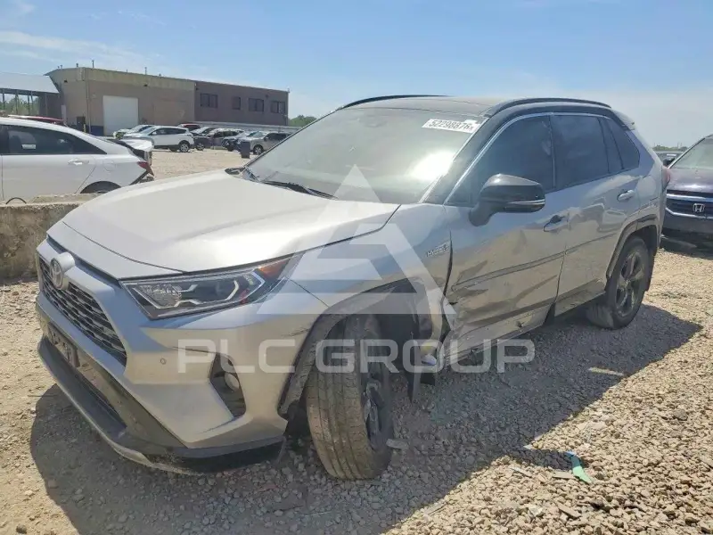 2021 Toyota RAV4 фото
