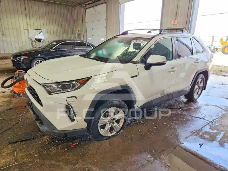 2021 Toyota RAV4 фото