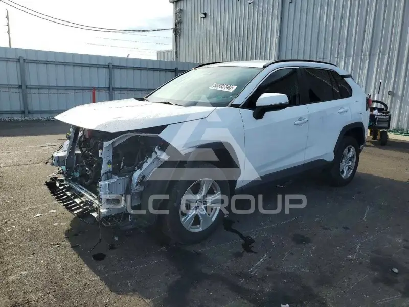 2021 Toyota RAV4 фото