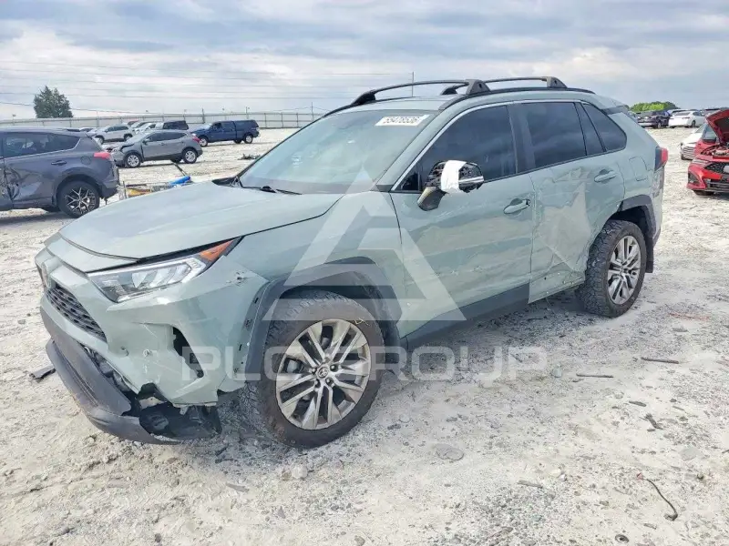 2021 Toyota RAV4 photo