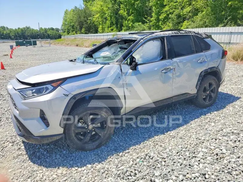 2021 Toyota RAV4 фото