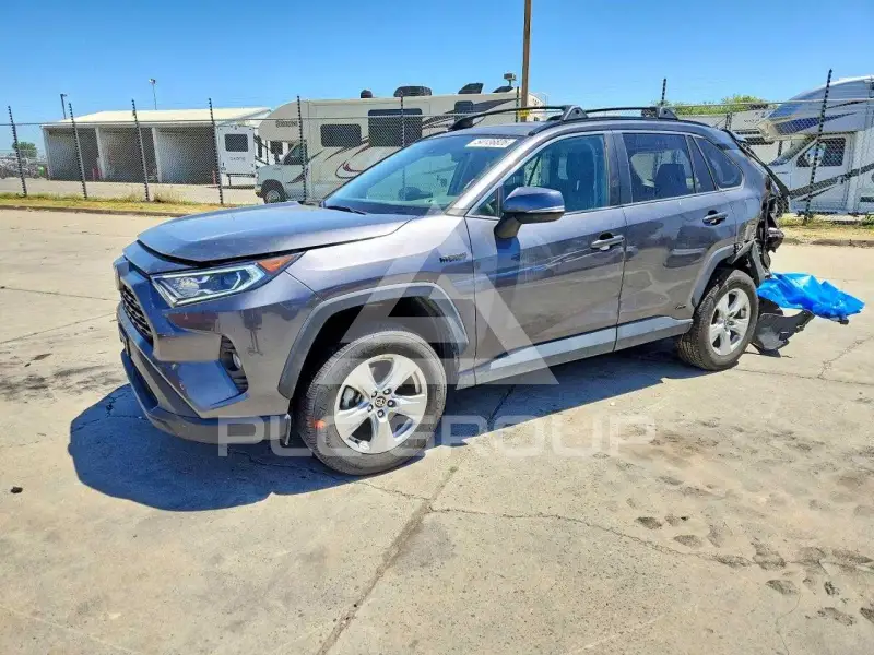 2021 Toyota RAV4 фото