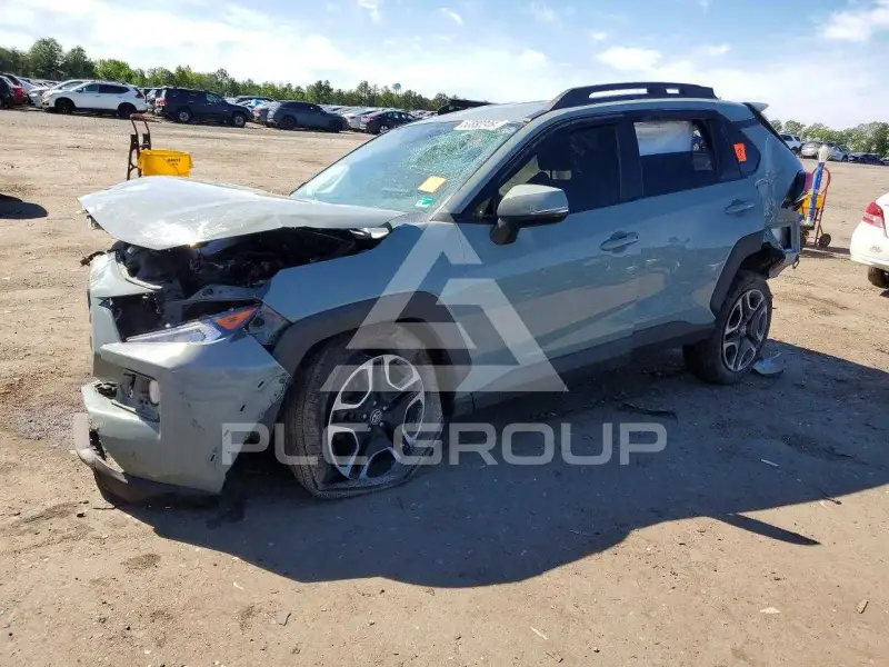 2021 Toyota RAV4 фото