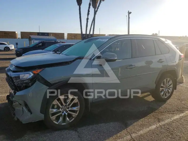 2021 Toyota RAV4 фото