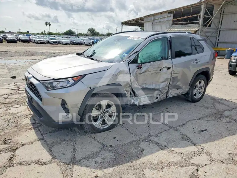 2021 Toyota RAV4 фото