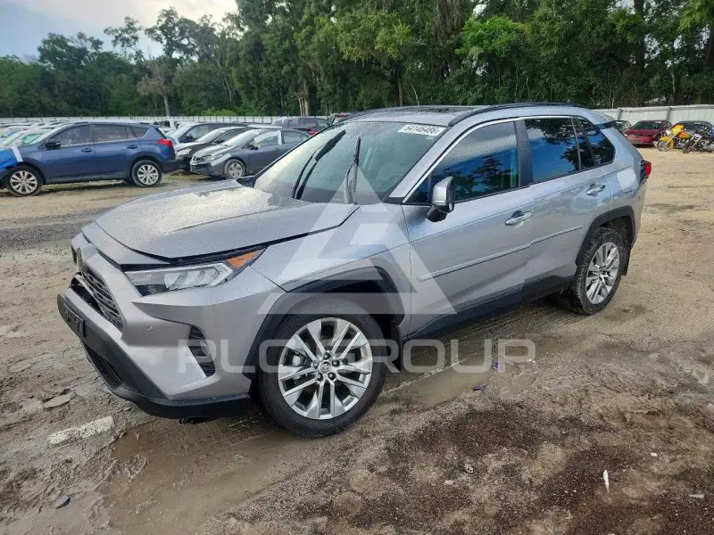 2021 Toyota RAV4 фото