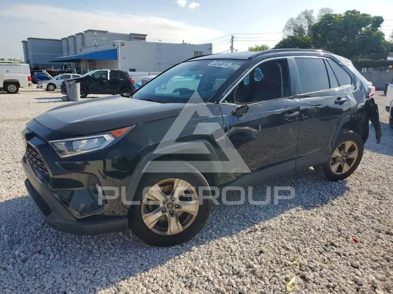 2021 Toyota RAV4 фото