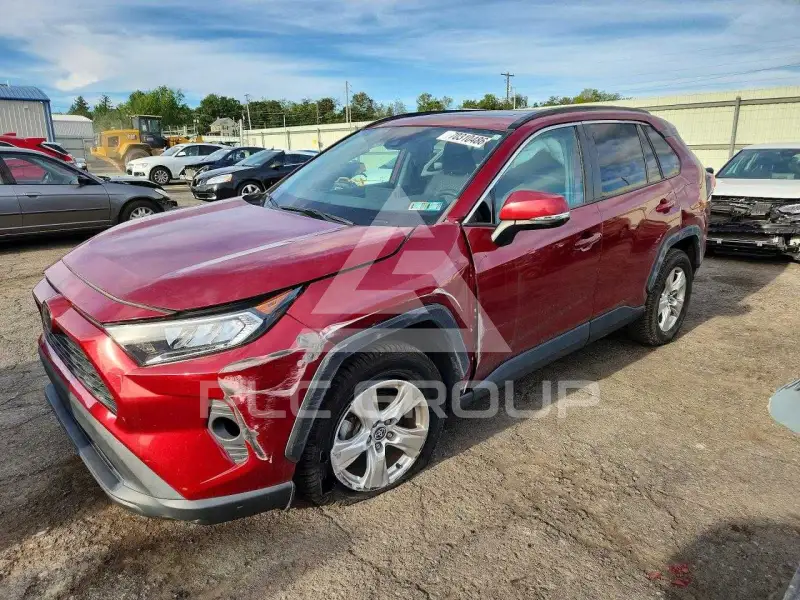 2021 Toyota RAV4 фото