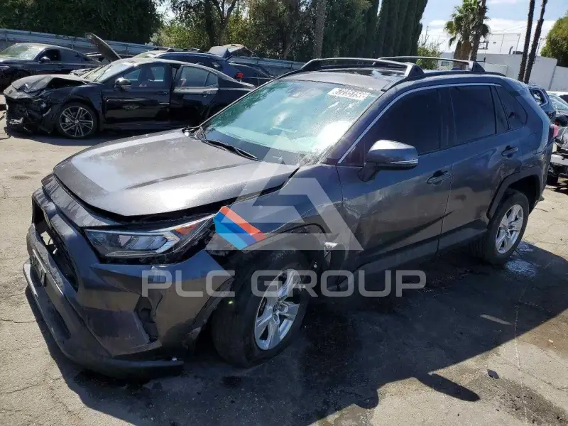 2021 Toyota RAV4 фото