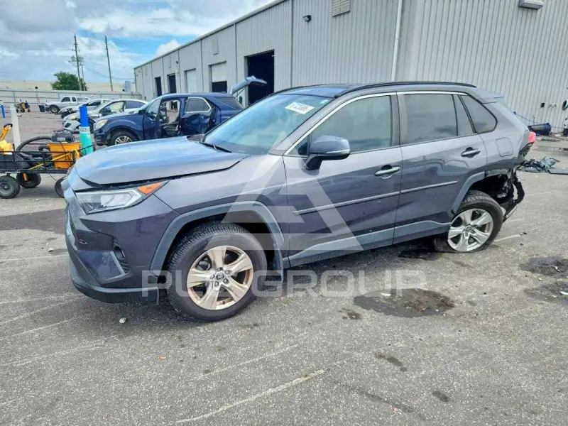 2021 Toyota RAV4 фото