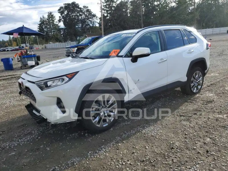 2021 Toyota RAV4 фото