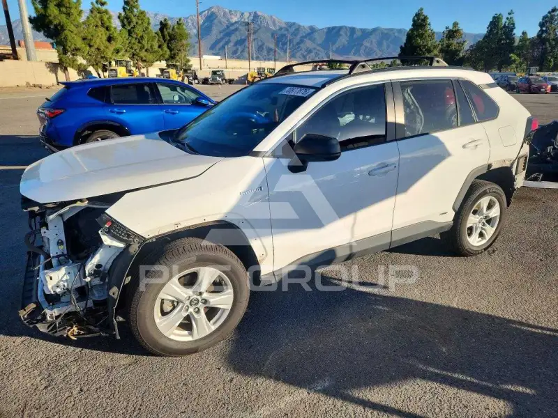2021 Toyota RAV4 фото