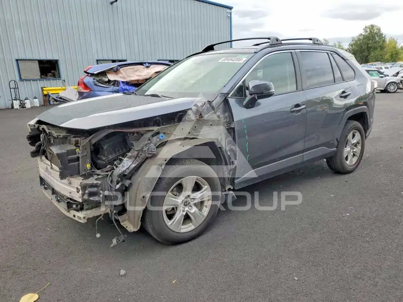 2021 Toyota RAV4 фото