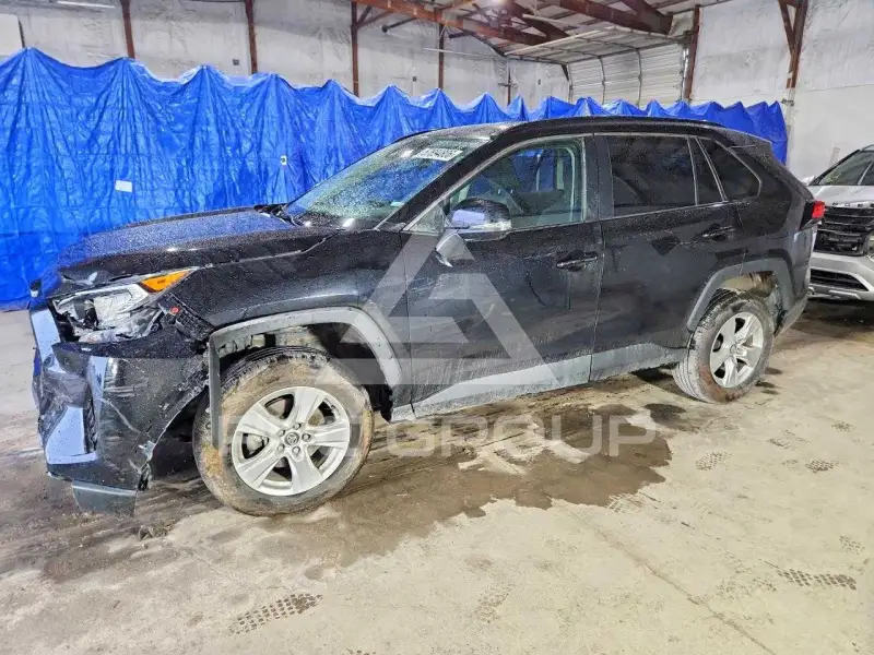 2021 Toyota RAV4 фото