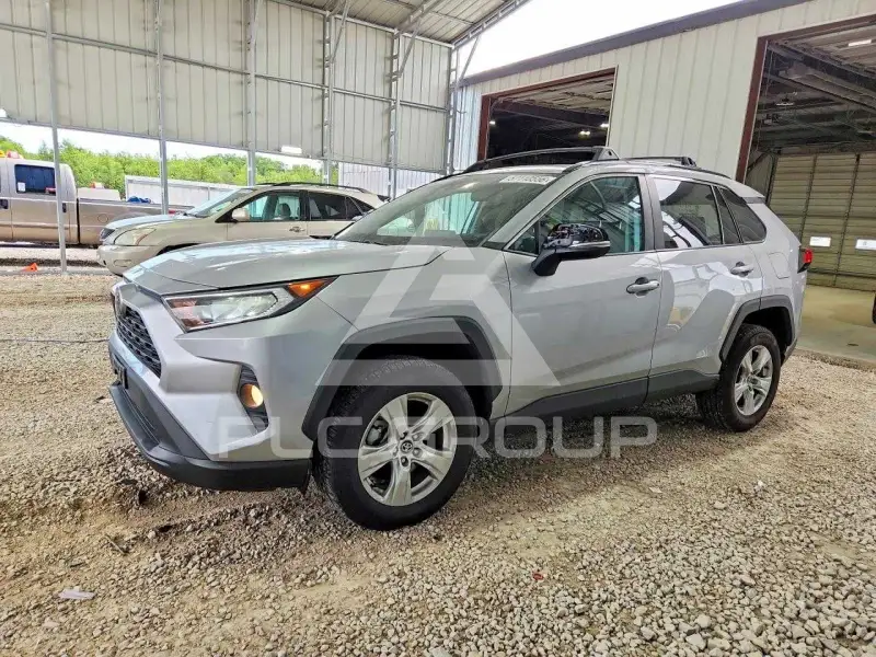 2021 Toyota RAV4 фото