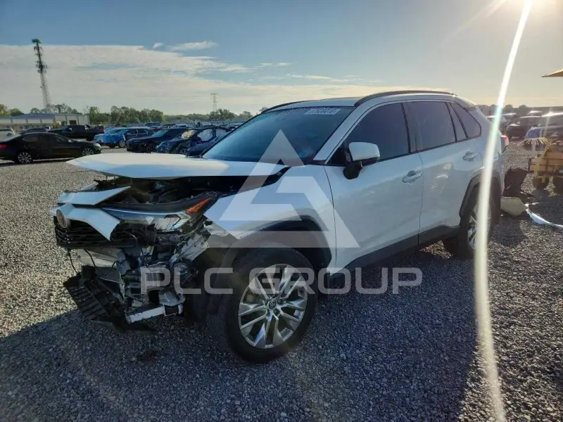 2021 Toyota RAV4 photo