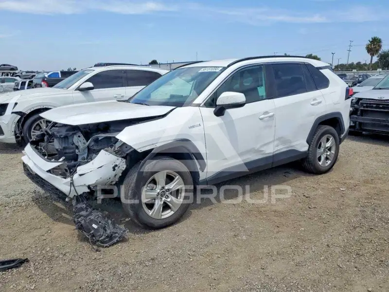 2021 Toyota RAV4 фото