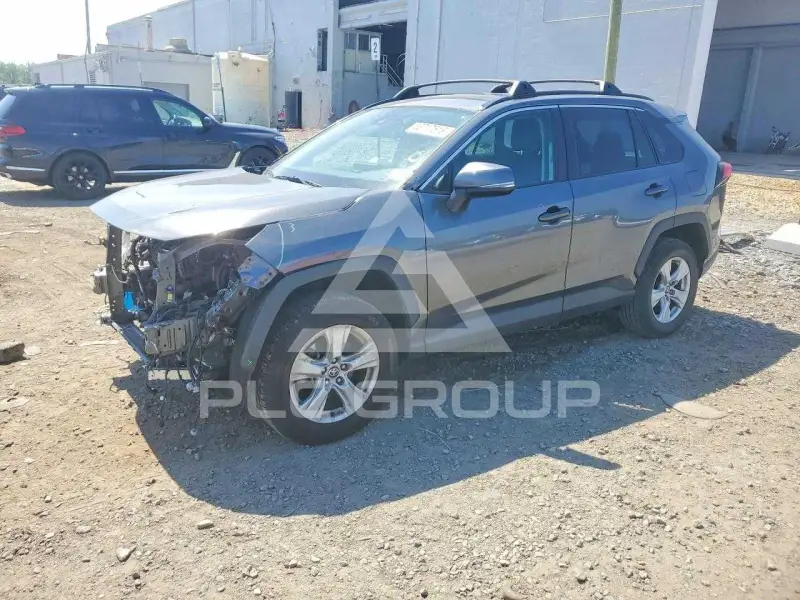 2021 Toyota RAV4 фото