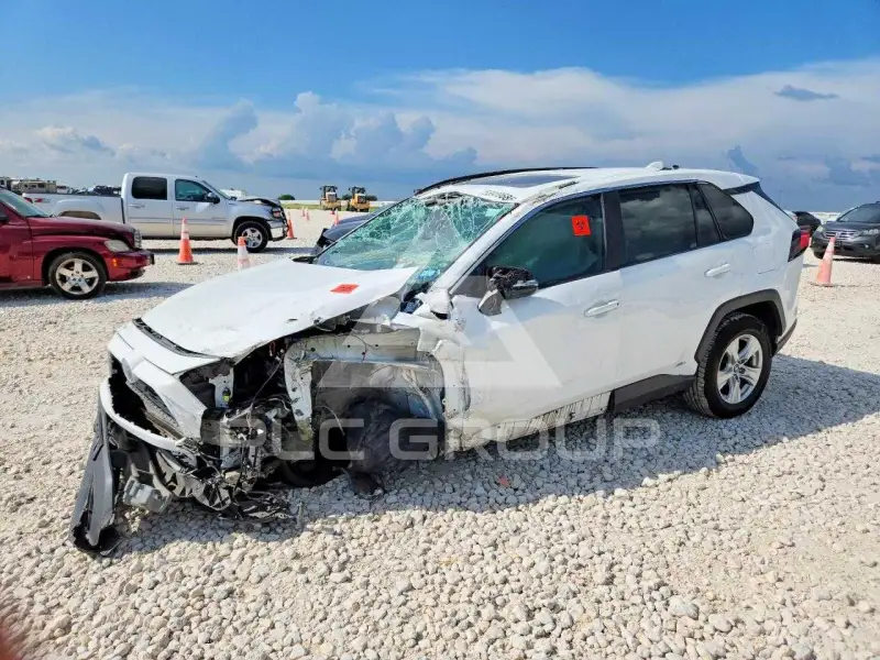 2021 Toyota RAV4 фото