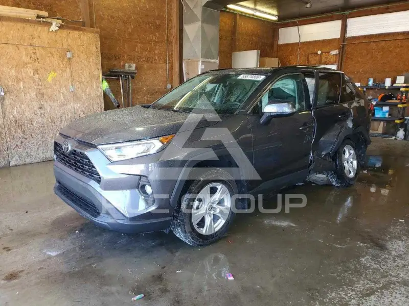2021 Toyota RAV4 фото