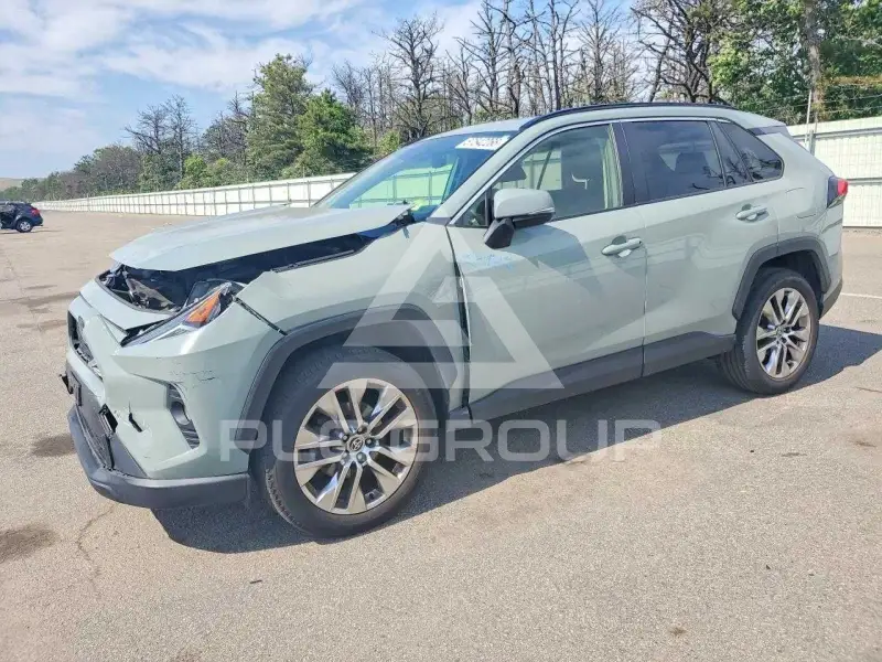2021 Toyota RAV4 фото