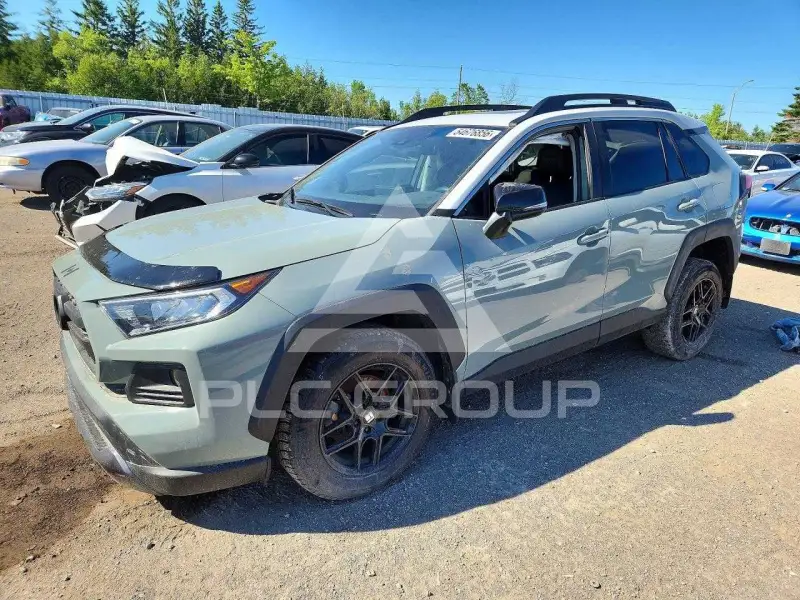 2021 Toyota RAV4 фото