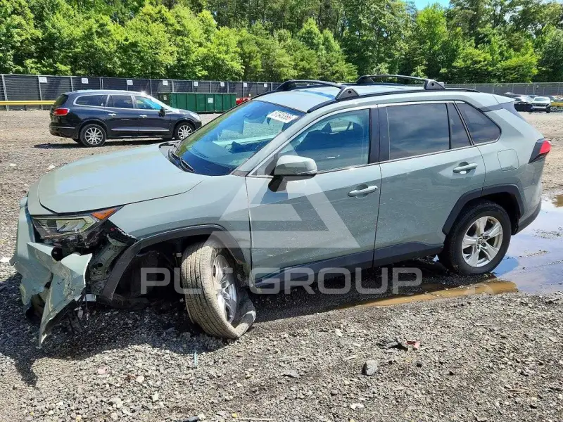 2021 Toyota RAV4 фото