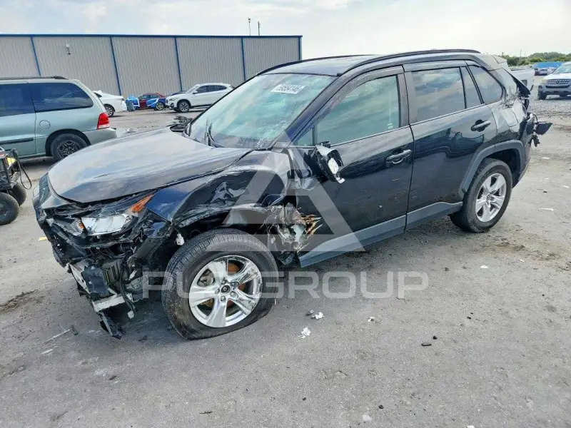 2021 Toyota RAV4 фото