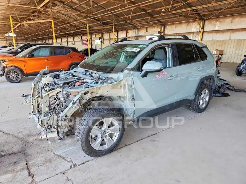 2021 Toyota RAV4 фото
