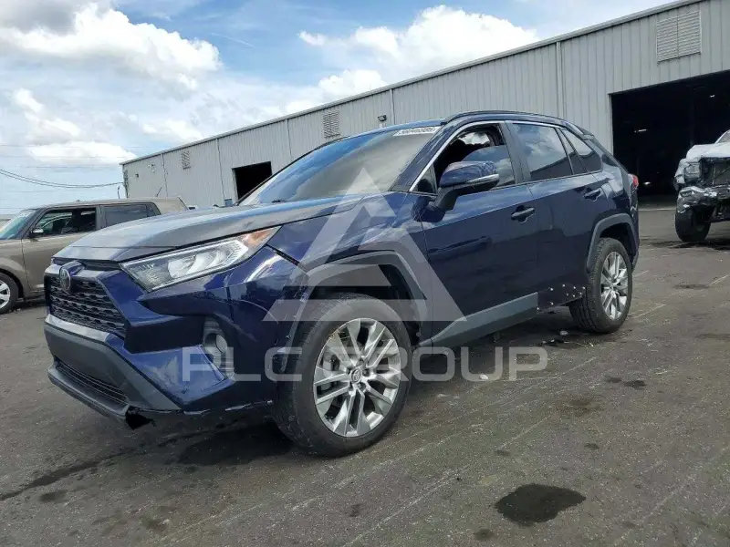 2021 Toyota RAV4 фото