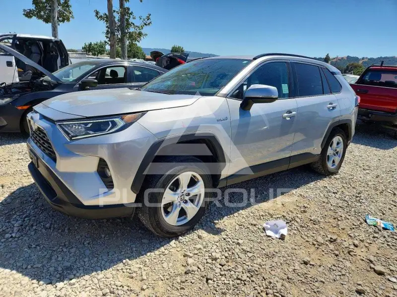 2021 Toyota RAV4 фото