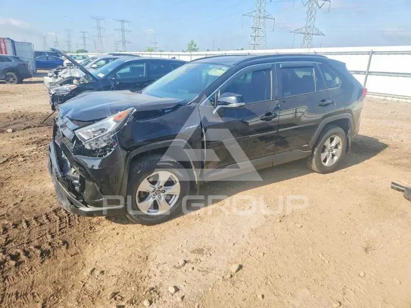 2021 Toyota RAV4 фото