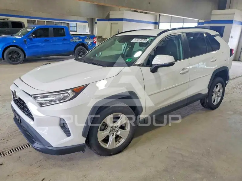 2021 Toyota RAV4 фото