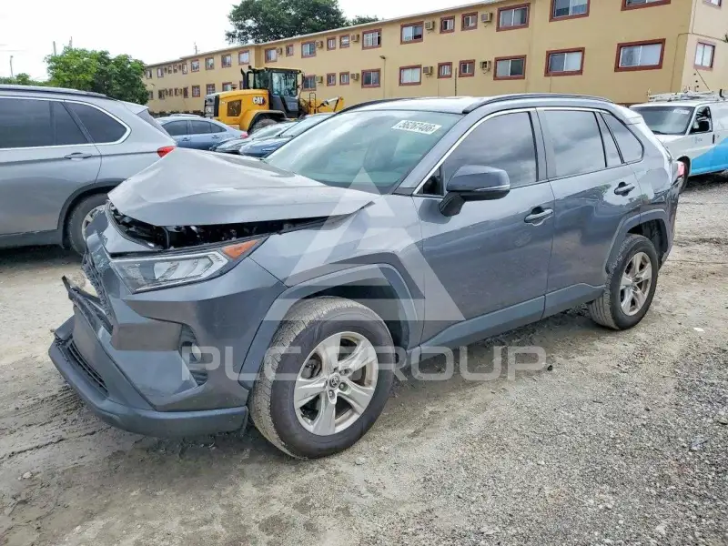 2021 Toyota RAV4 фото