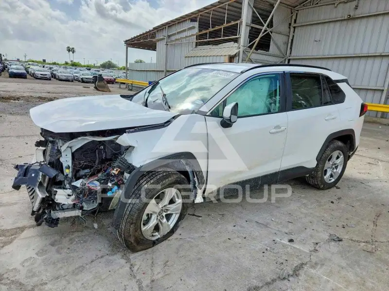 2021 Toyota RAV4 фото