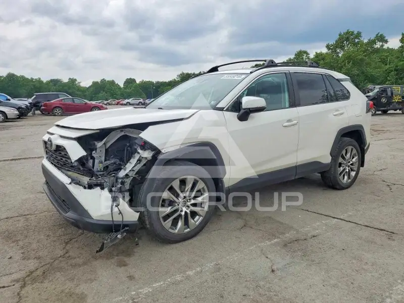 2021 Toyota RAV4 фото