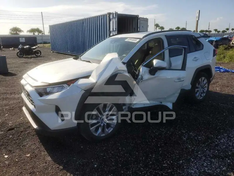 2021 Toyota RAV4 фото