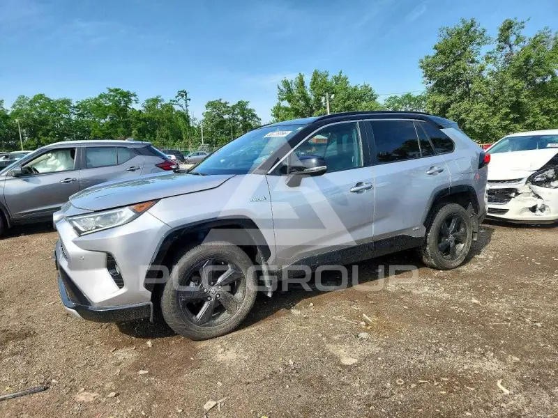 2021 Toyota RAV4 фото