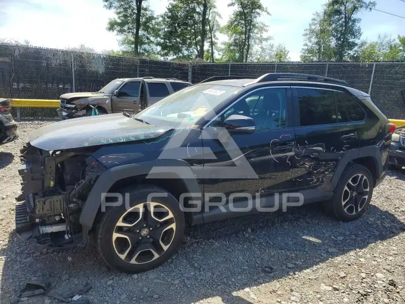2021 Toyota RAV4 фото