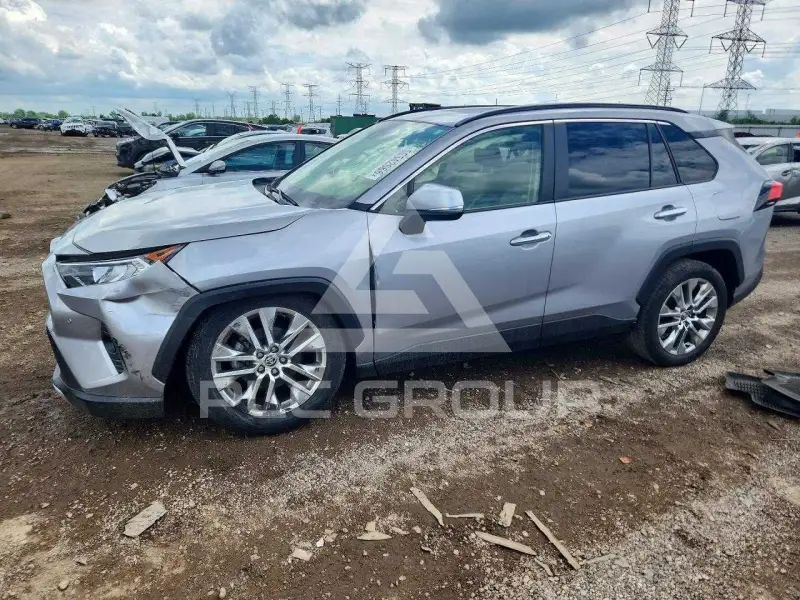2021 Toyota RAV4 фото