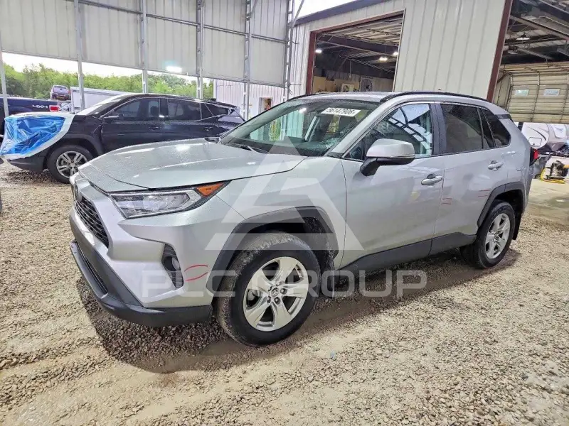 2021 Toyota RAV4 фото
