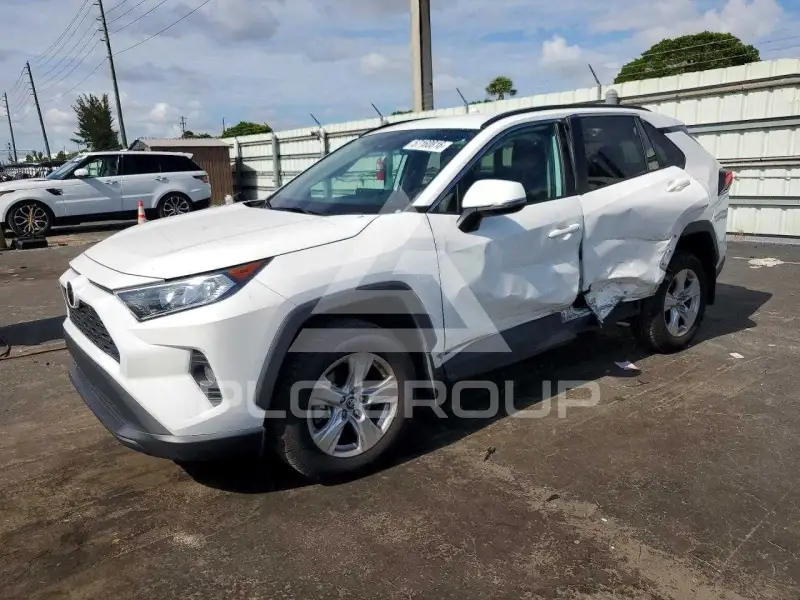 2021 Toyota RAV4 фото