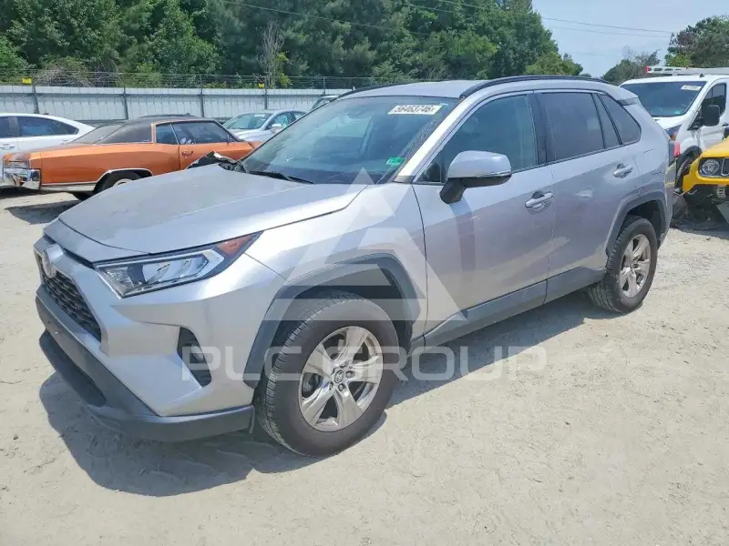 2021 Toyota RAV4 фото