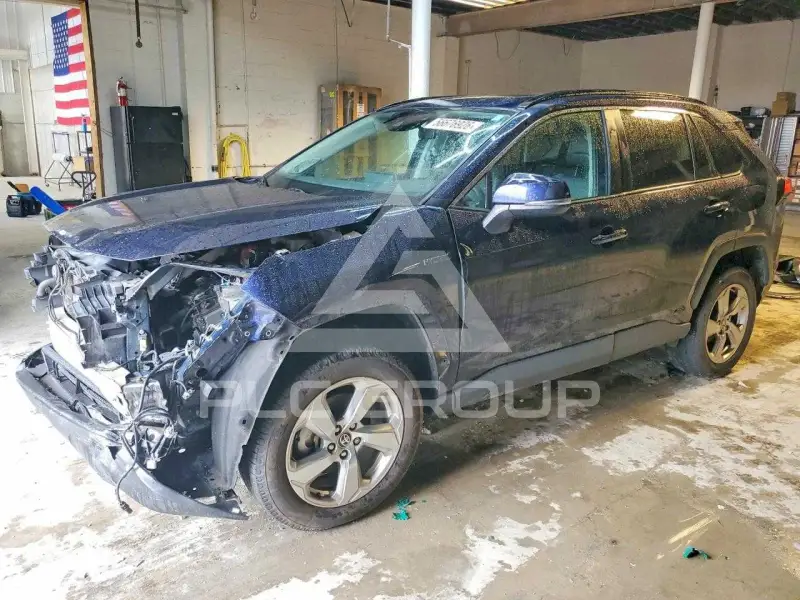 2021 Toyota RAV4 фото