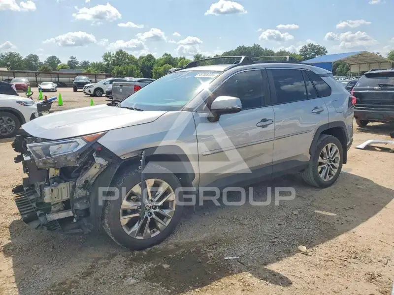 2021 Toyota RAV4 фото