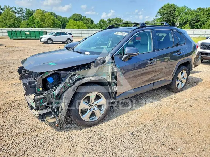 2021 Toyota RAV4 фото